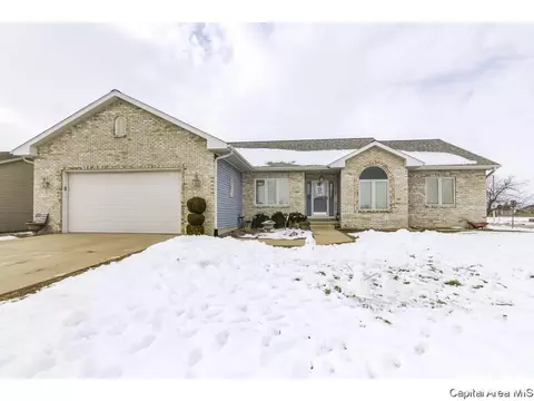 529 Willows Ave, Chatham, IL 62629 photo 1