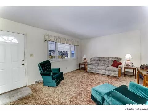 1346 Valley Dr, Springfield, IL 62702 photo 3