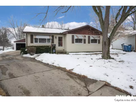 1346 Valley Dr, Springfield, IL 62702 photo 1