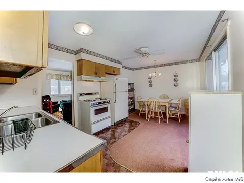 1346 Valley Dr, Springfield, IL 62702 photo 6