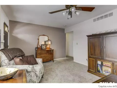 3216 Haviland Dr, Springfield, IL 62704 photo 5