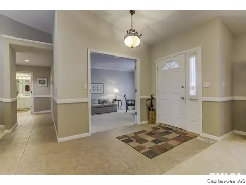 3525 Glengate Dr, Springfield, IL 62711 photo 2