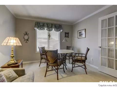 3525 Glengate Dr, Springfield, IL 62711 photo 4
