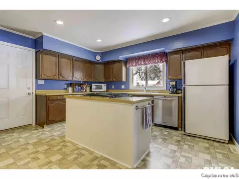 2100 Keokuk Dr, Springfield, IL 62702 photo 8