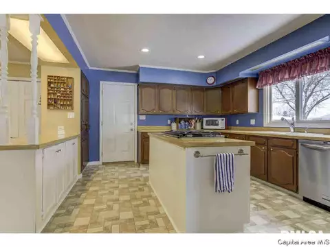 2100 Keokuk Dr, Springfield, IL 62702 photo 9