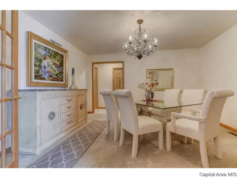 7104 Preston Dr, Springfield, IL 62711 photo 5