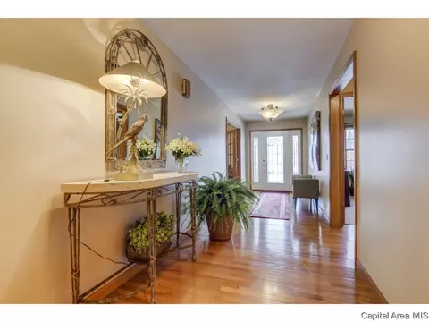 7104 Preston Dr, Springfield, IL 62711 photo 3