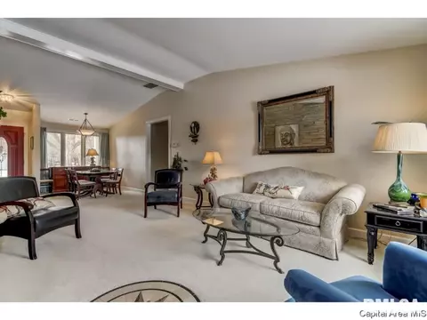 152 Maple Grv, Springfield, IL 62712 photo 4