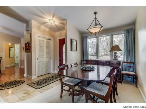 152 Maple Grv, Springfield, IL 62712 photo 3