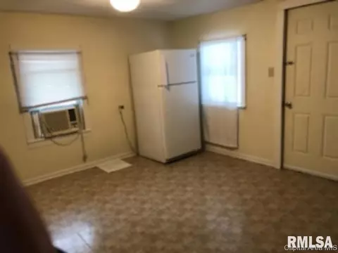 1235 N Ledlie Ave, Springfield, IL 62702 photo 6