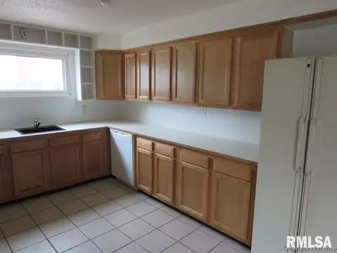 5 And 9 Branford Ct, Springfield, IL 62703 photo 6