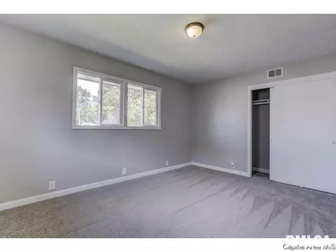 3218 Enos Ave, Springfield, IL 62702 photo 12