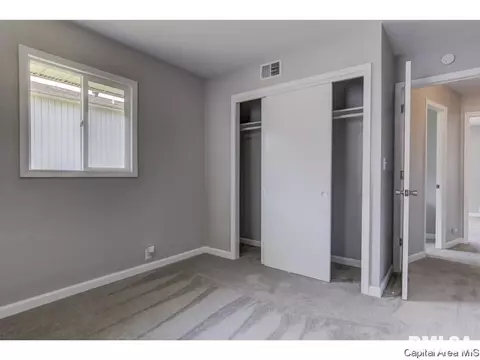 3218 Enos Ave, Springfield, IL 62702 photo 16