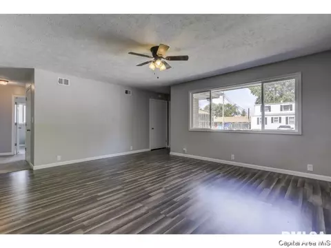 3218 Enos Ave, Springfield, IL 62702 photo 2