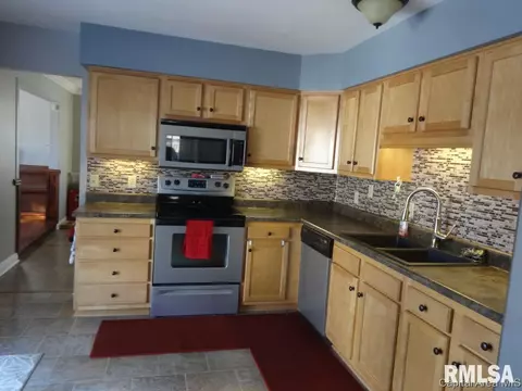 2412 Parkview Dr, Springfield, IL 62704 photo 5