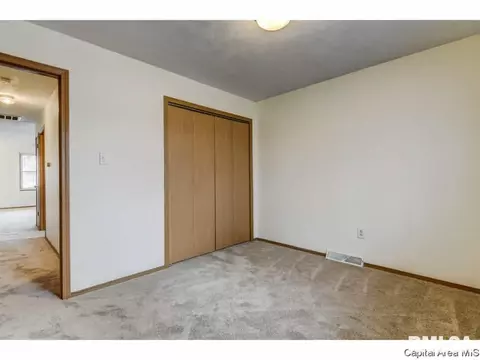 104 W Hawkeye Way, Springfield, IL 62707 photo 15