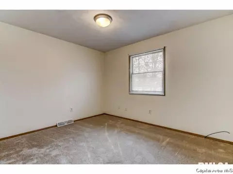 104 W Hawkeye Way, Springfield, IL 62707 photo 13