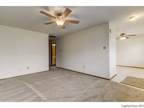 104 W Hawkeye Way, Springfield, IL 62707 photo 6