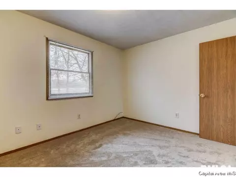 104 W Hawkeye Way, Springfield, IL 62707 photo 16