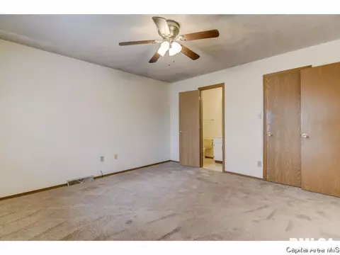 104 W Hawkeye Way, Springfield, IL 62707 photo 23