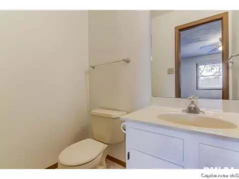 104 W Hawkeye Way, Springfield, IL 62707 photo 12