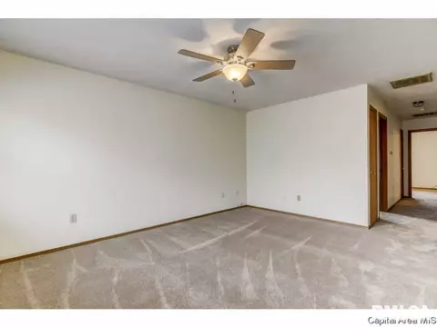 104 W Hawkeye Way, Springfield, IL 62707 photo 3