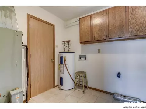 104 W Hawkeye Way, Springfield, IL 62707 photo 10