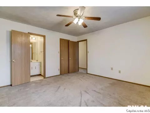 104 W Hawkeye Way, Springfield, IL 62707 photo 25