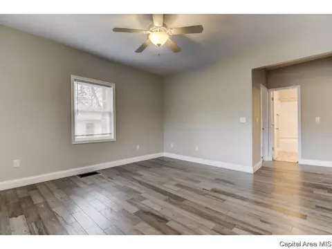 1145 Kings Hwy, Springfield, IL 62702 photo 4