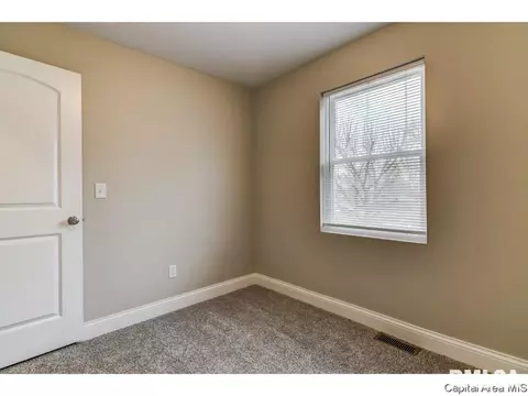 1145 Kings Hwy, Springfield, IL 62702 photo 13