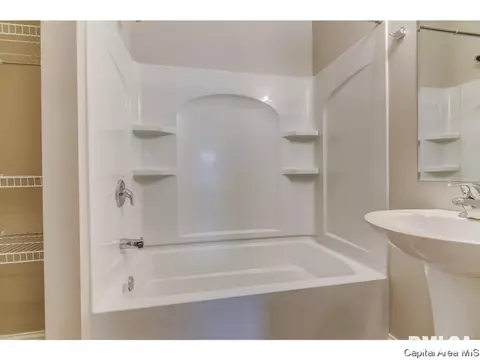 1145 Kings Hwy, Springfield, IL 62702 photo 22