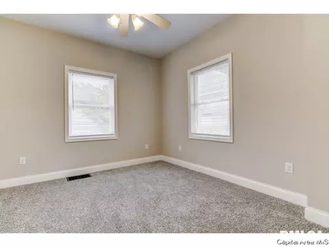 1145 Kings Hwy, Springfield, IL 62702 photo 11