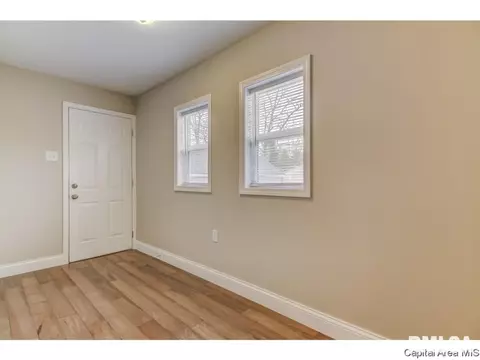 1145 Kings Hwy, Springfield, IL 62702 photo 9
