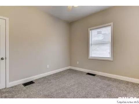 1145 Kings Hwy, Springfield, IL 62702 photo 14