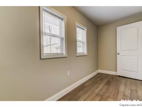 1145 Kings Hwy, Springfield, IL 62702 photo 8