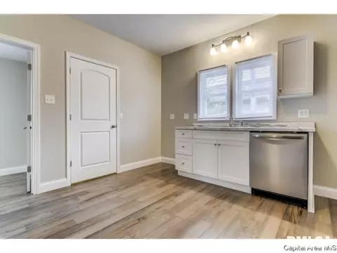 1145 Kings Hwy, Springfield, IL 62702 photo 6