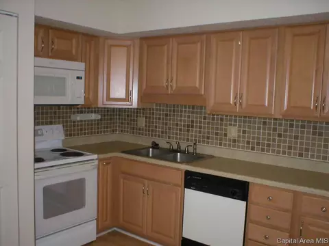 2921 Interlacken Dr, Springfield, IL 62704 photo 5