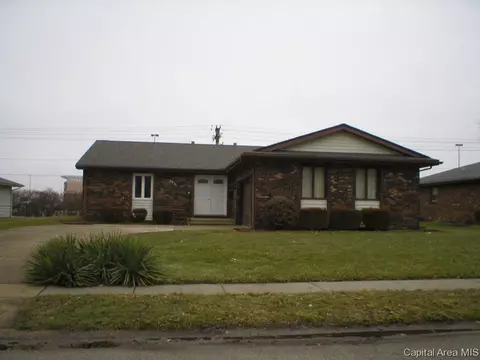 2921 Interlacken Dr, Springfield, IL 62704 photo 1