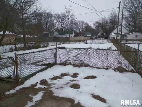 1912 N 8th St, Springfield, IL 62702 photo 2