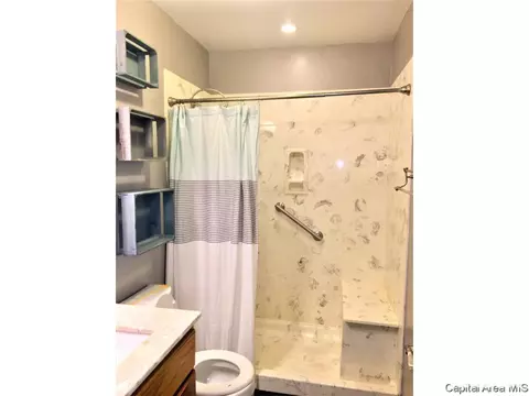441 S Durkin Dr, Springfield, IL 62704 photo 9