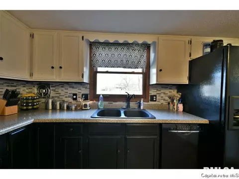 3104 Temple Dr, Springfield, IL 62704 photo 6