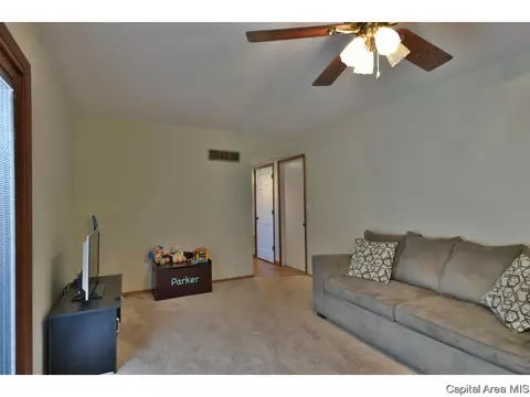 3104 Temple Dr, Springfield, IL 62704 photo 15