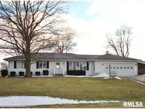 552 Matthews Ct, Oneida, IL 61467 photo 2