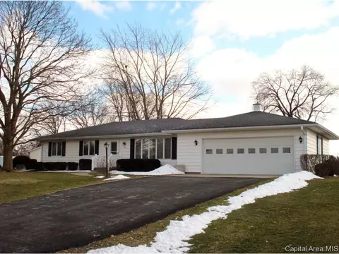 552 Matthews Ct, Oneida, IL 61467 photo 1