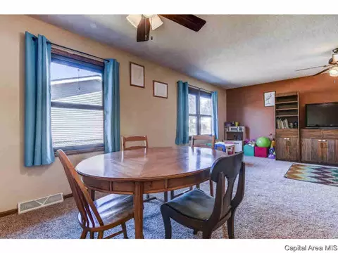 2024 Croydon Ave, Springfield, IL 62703 photo 8