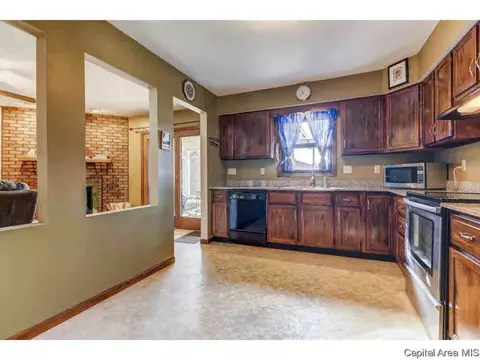 2024 Croydon Ave, Springfield, IL 62703 photo 4