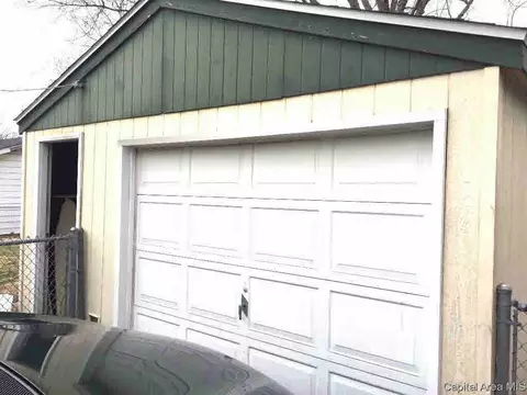 2413 Stokebridge Rd, Springfield, IL 62702 photo 4