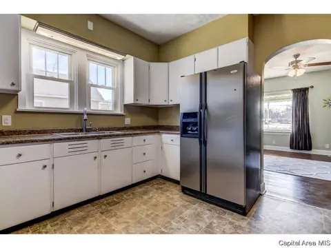 2745 E Sangamon Ave, Springfield, IL 62702 photo 5