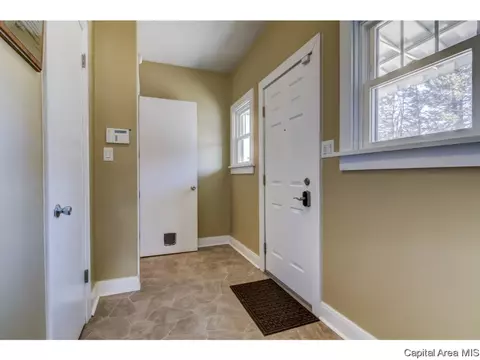 2745 E Sangamon Ave, Springfield, IL 62702 photo 3