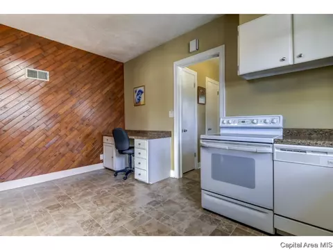 2745 E Sangamon Ave, Springfield, IL 62702 photo 7